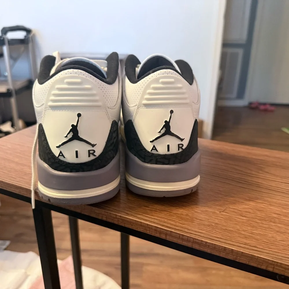 Air Jordan 3 Retro “White Cement Grey” Size 10.5 – Classic - Picture 5 of 9